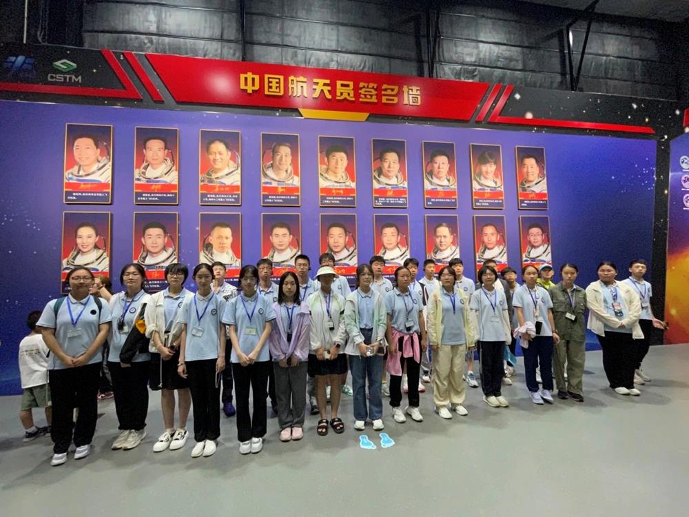 2879fd71434745839597d01caffec922.jpg 2879fd71434745839597d01caffec922.jpg