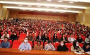 以心相约同聚力 用爱浇灌护成长——记青剑湖实验中学初二年级家长会活动