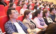 智慧之光 点亮成长之路 ——记初二年级下学期期中家长会