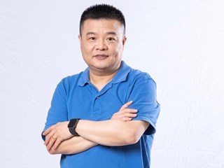 石亚军